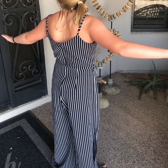 🍃Jumpsuit🍃 - Picture 3 of 4